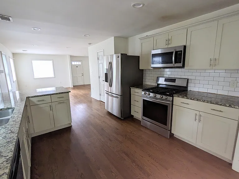 1683 Richland Rd SW #A — Photo 9