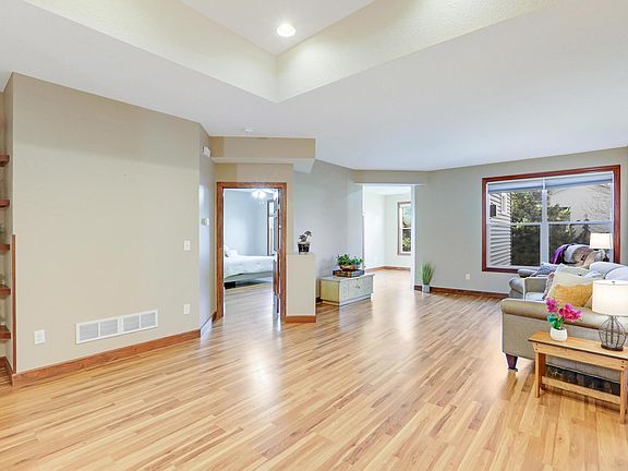 4th image of 3534 Riverwood Dr