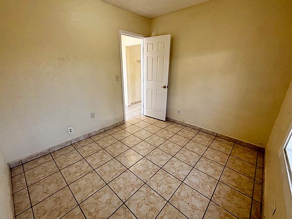 5th image of 3701 S Belmar Ave