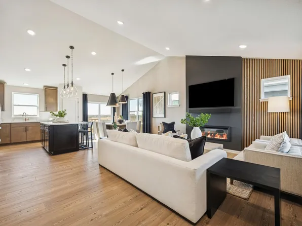 8863 63rd St S, Cottage Grove, MN 55016