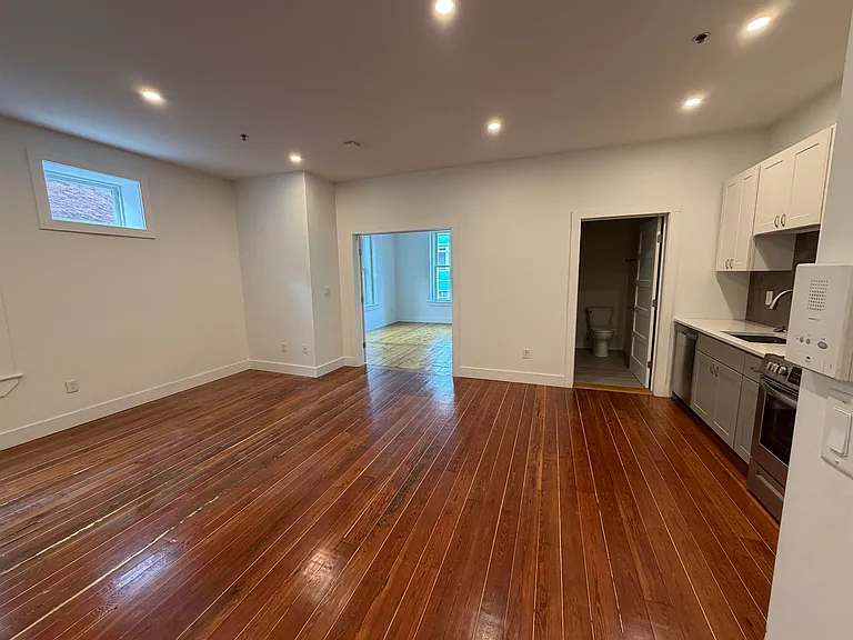 4 Elliot St #9 — Photo 2