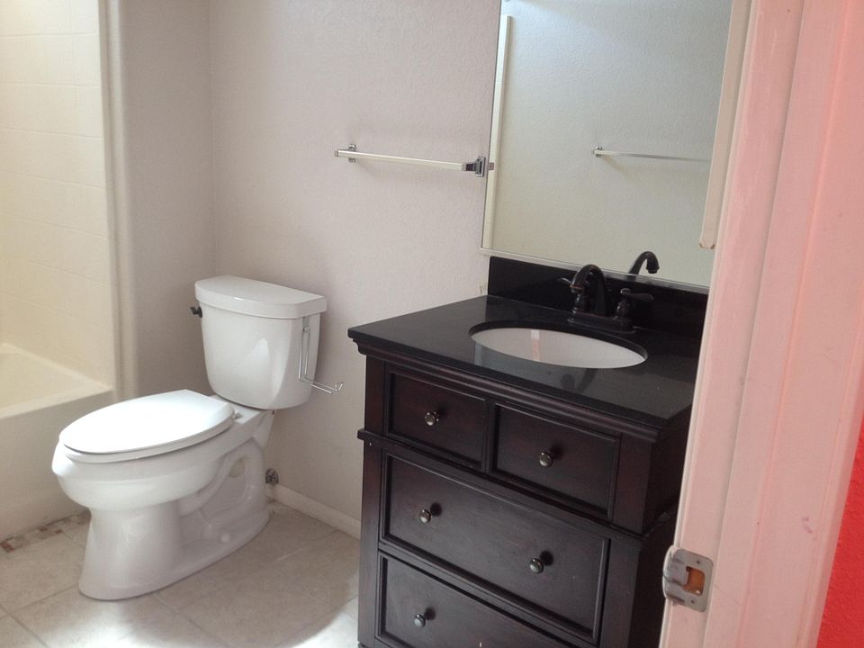 2nd image of 2320 East Ave #Q4-25