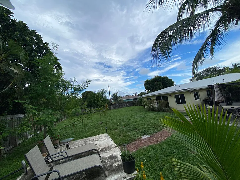 243 SW 12th Ave — Photo 26