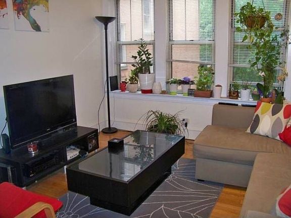 3rd image of 4608 N Campbell Ave