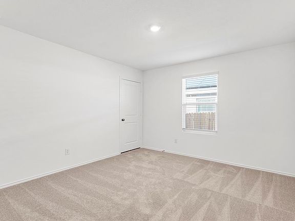 5th image of 144 Sky Meadows Cir