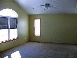 3rd image of 4403 SE Oakwood St