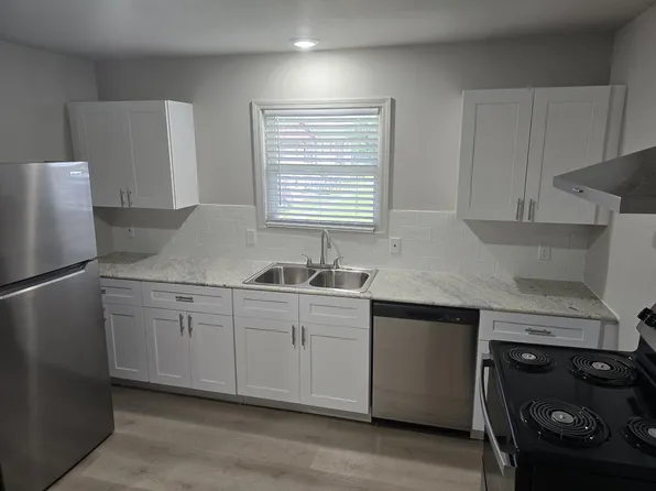 1571 Texas Ave, Bridge City, TX