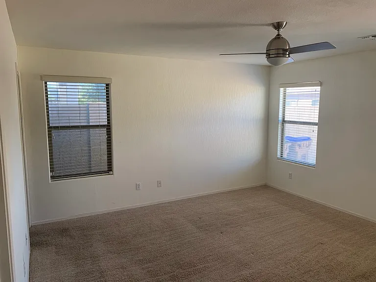 906 E Desert Rose Trl — Photo 21