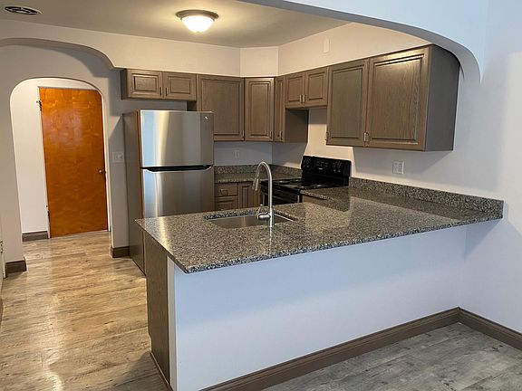 4th image of 317 Wilson St #317