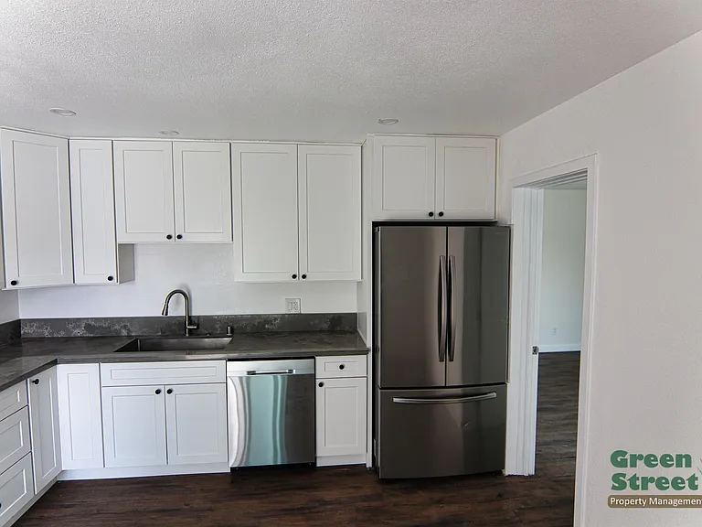 6831 Amherst St — Photo 47
