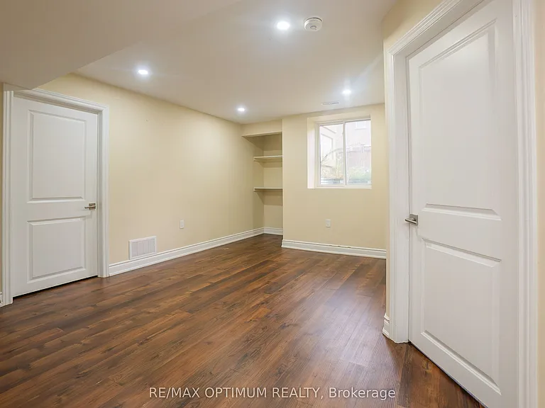 9 Fenchurch Dr #BASEMENT — Photo 10
