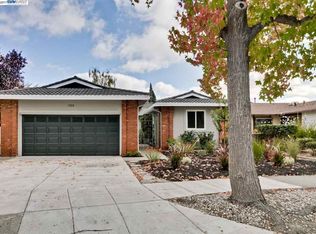 1004 Auburn Dr, Alameda, CA 94502