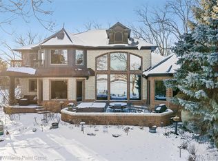 22220 E River Rd, Grosse Ile, MI 48138