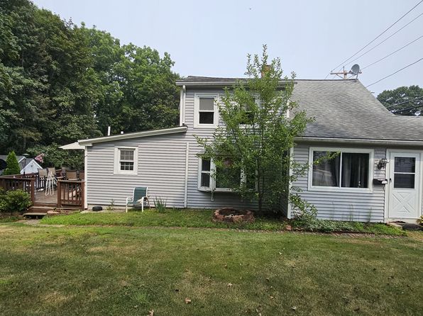 224 Mechanic St
