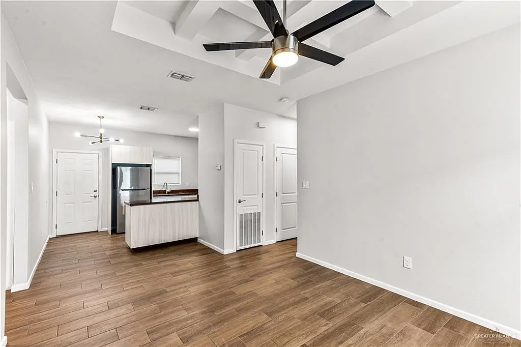 2 bed, 2.0 bath, 1000 sqft, $1,100 — Photo 4