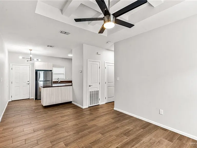 3400 Frio Ave #4 — Photo 3