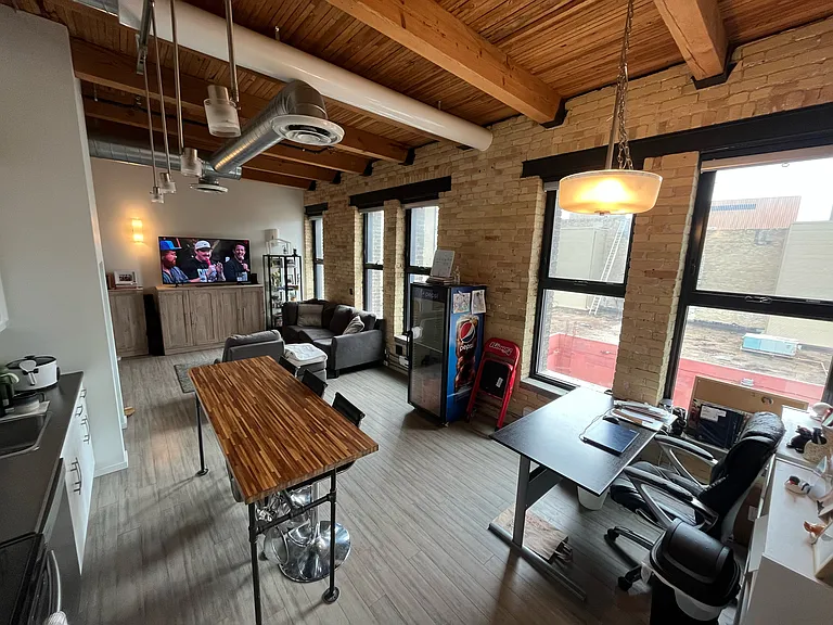 110 James Ave #303 — Photo 1