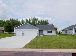 310 Saint Andrews Ct, Mapleton, MN 56065