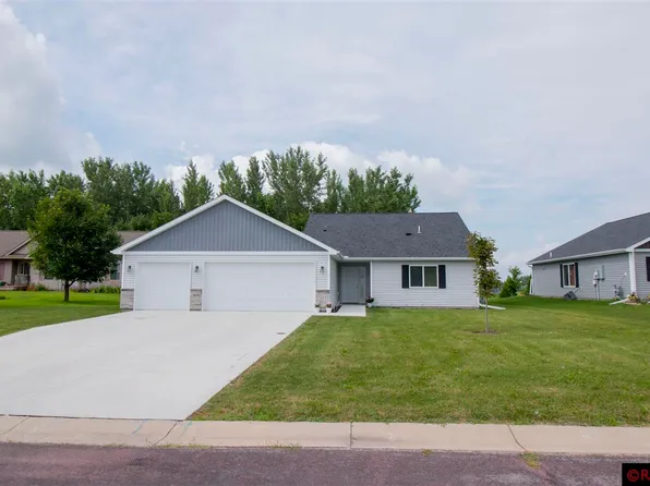 310 Saint Andrews Ct, Mapleton, MN 56065
