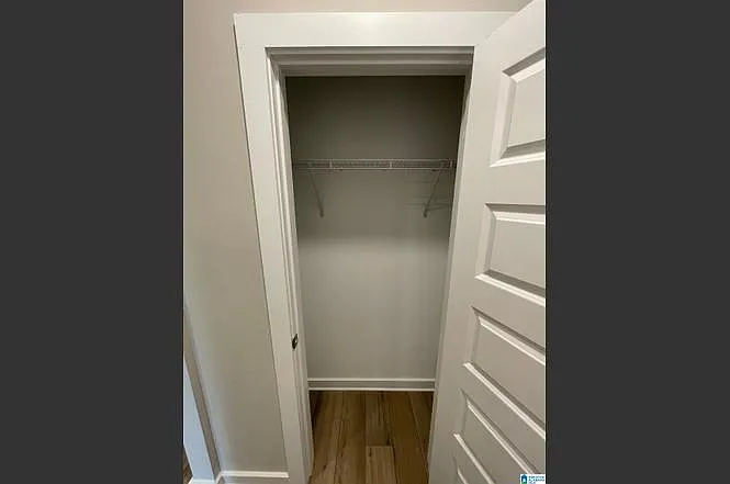 9047 Ivanhoe Dr — Photo 15