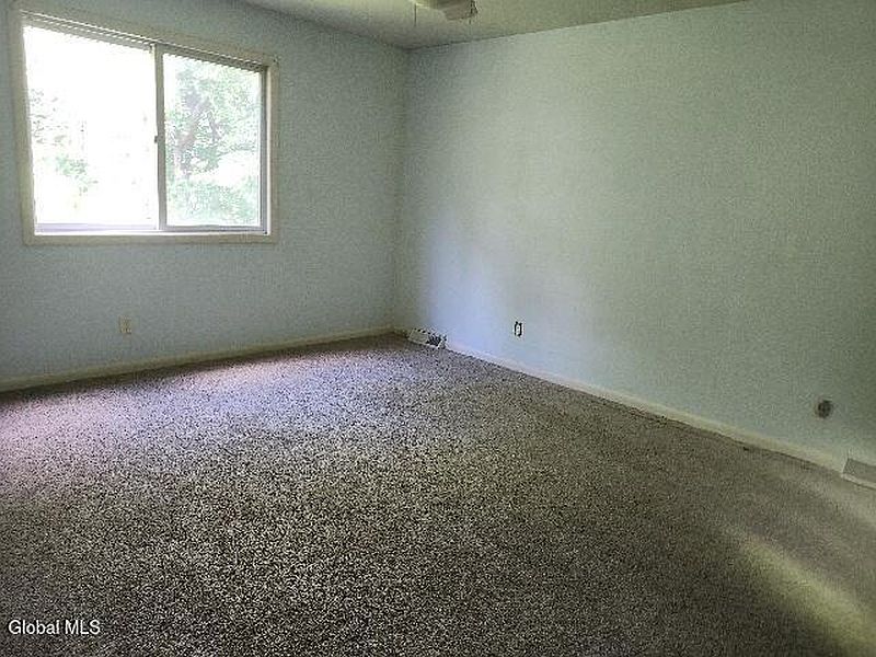 4th image of 15 White Birch Court