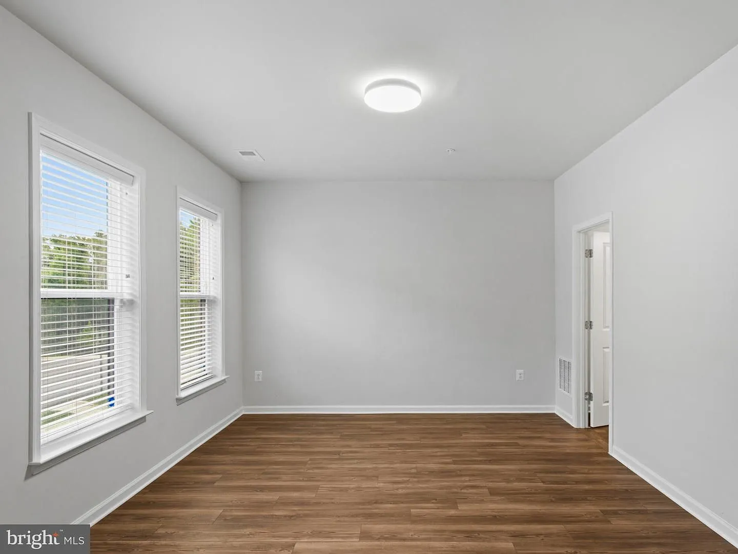 5bd 2/2bth home in a highly coveted community — Photo 3