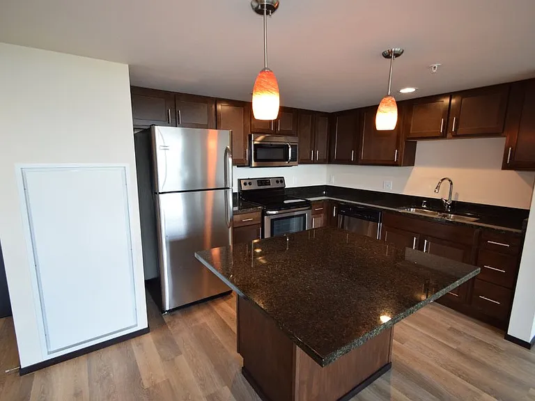 Galaxie High Rise Apartments — Photo 25