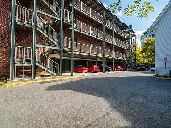 3rd image of 423 Saint Pauls Blvd Unit 2A