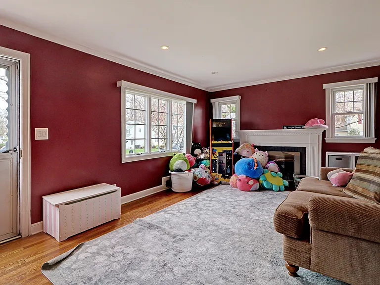 1 Salem Pl — Photo 11