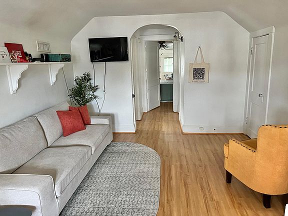 3rd image of 1017 Shirley Ave APT C