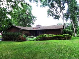 58227 Salem Dr, Washington, MI 48094