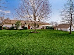 1398 Misty Valley Ln, Fayetteville, AR 72703