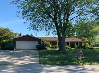 570 Crestwood Ave, Fremont, OH 43420