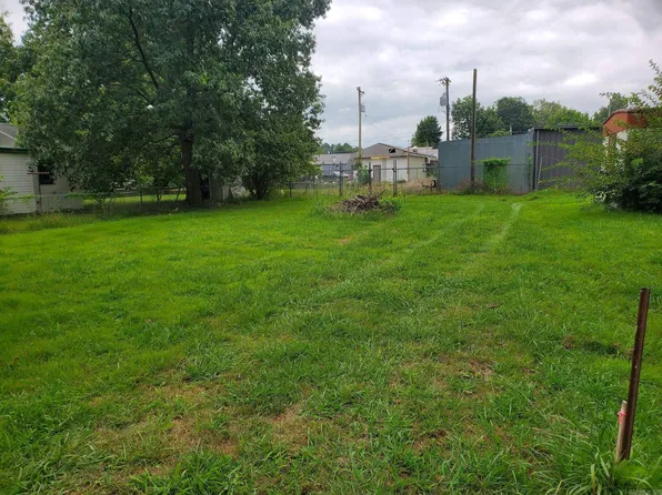 792 N Moore Ave, Piggott, AR 72454