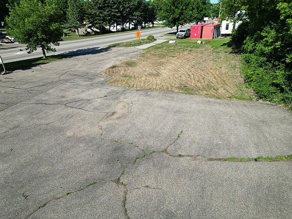 3rd image of 176 Highway 212 E