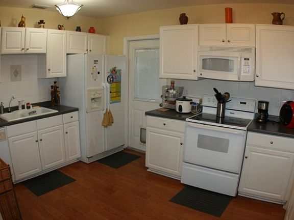 4th image of 4114 Locust St NE