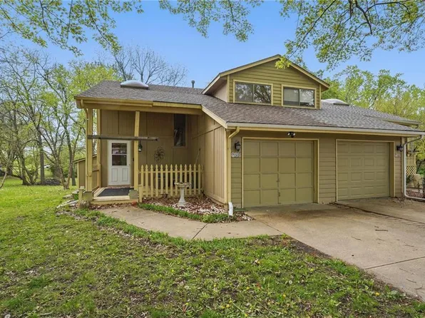 750 SE Claremont Ct, Lees Summit, MO 64063