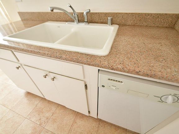5th image of 434 E 17th St #594b8b978