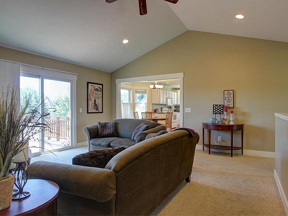 4th image of 10849 Pine Cone Ct