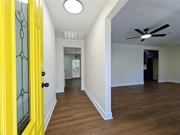 5th image of 126 Mayfair Dr