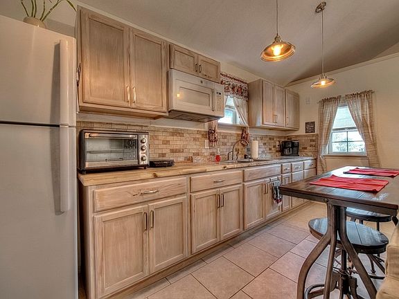 2nd image of 114 Sun Haven Dr
