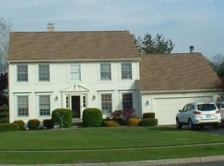 153 Stoneridge Ct, East Aurora, NY 14052
