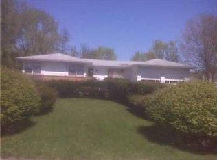 4 Putting Green Ln, Penfield, NY 14526