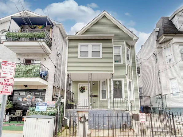 113 Grant Avenue image 2 of 26