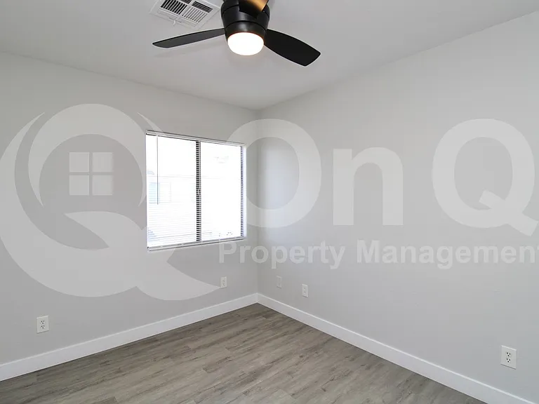 2153 W Morten Ave #2 — Photo 7