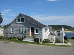 43 Middle Rd, Ipswich, MA 01938