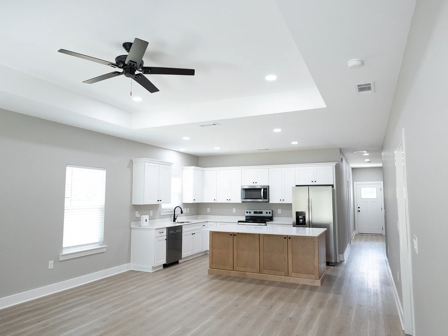 3 bed, 1289 sqft, $2,200 — Photo 3