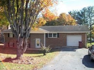 2301 Old Lewis Rd, Johnson City, TN 37601