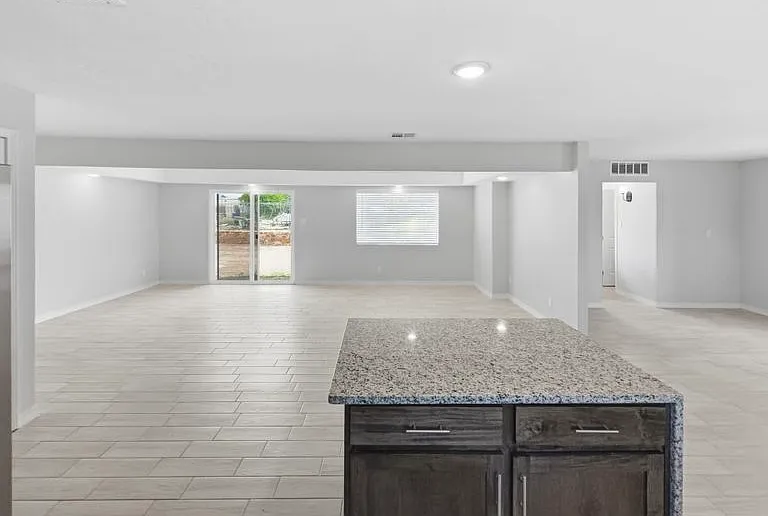 565 Gallagher St — Photo 8
