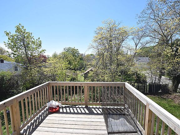 5th image of 64 Park Dr